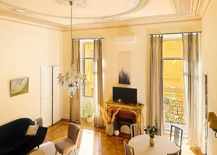 Bohemian Hideaway In The Old Nice