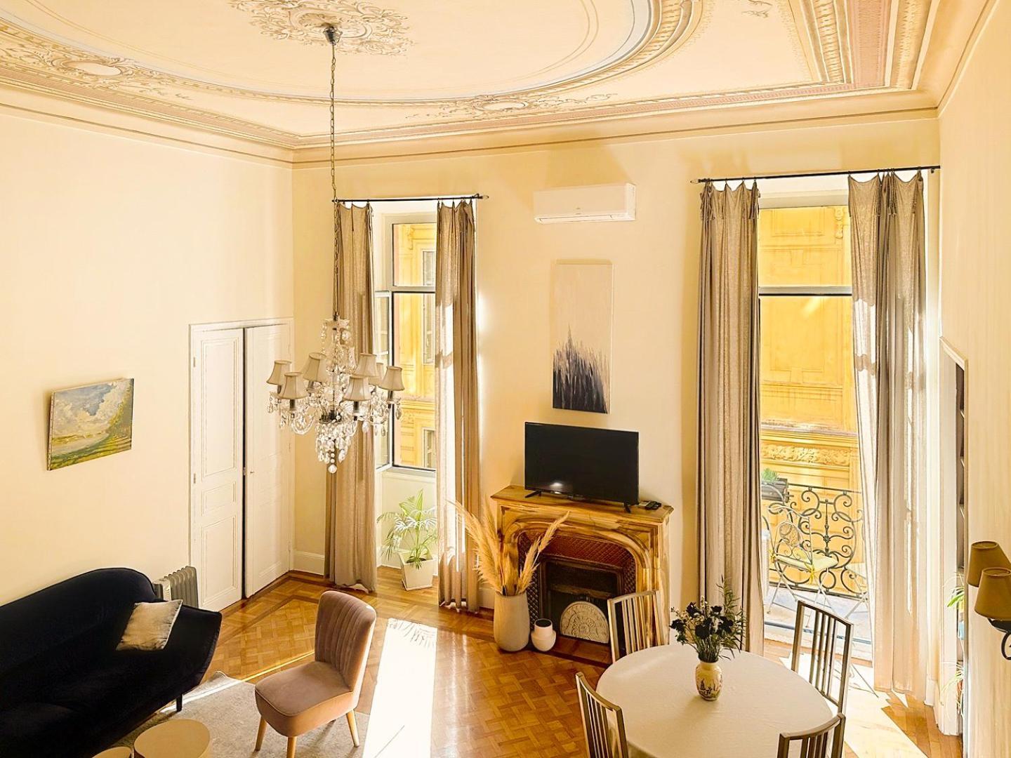 Bohemian Hideaway In The Old Appartement